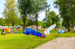 Badewiese und Sup-Verleih am Campingplatz Pilsensee