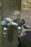 Versorgungssaeule Wasserhahn - Camping Pilsensee